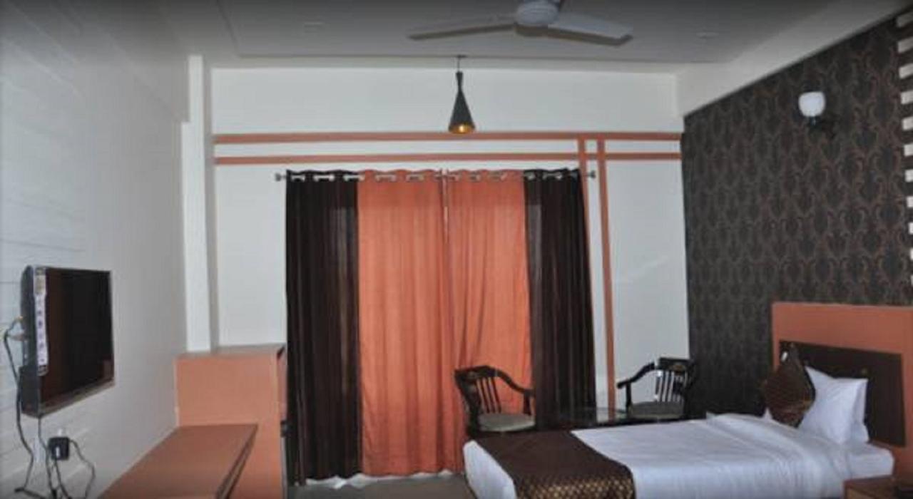 Hotel Bns International Sasarām Buitenkant foto